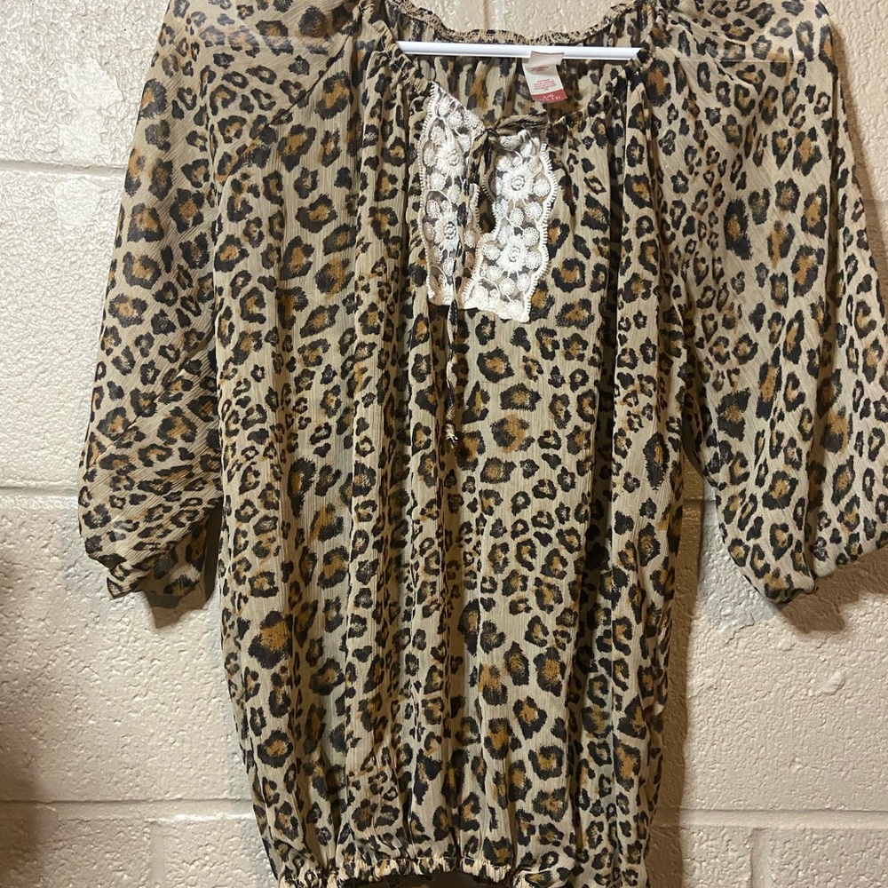 No boundaries cheetah print blouse size large